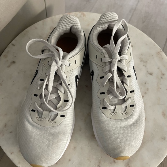 Nike Women's/big girls Sneakers with Leopard Detail, size 5.5 - Picture 7 of 8